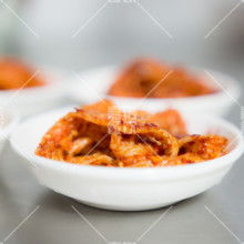  东莞市东城三合食品厂 主营 散装锅巴 喵咪虾味条