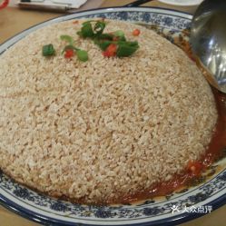 宏港海鲜码头番茄牛腩锅巴 广州美食的暖心之选